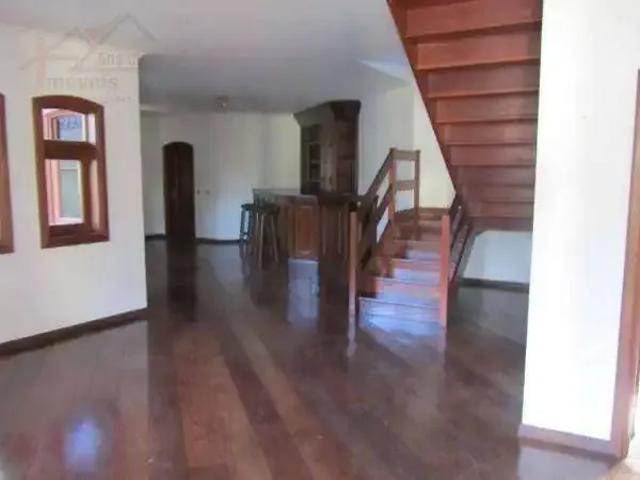 Casa / Sobrado para Locação em São Paulo/SP Interlagos 5 Quartos