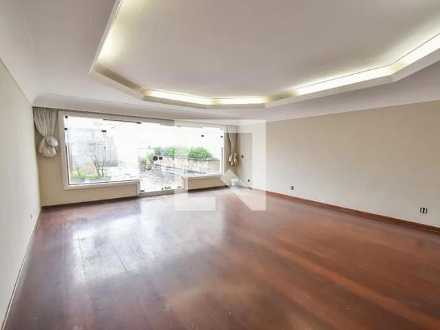 Casa / Sobrado para Locação em São Paulo/SP Ipiranga 6 Quartos