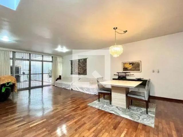 Casa / Sobrado para Locação em São Paulo/SP Jabaquara 5 Quartos