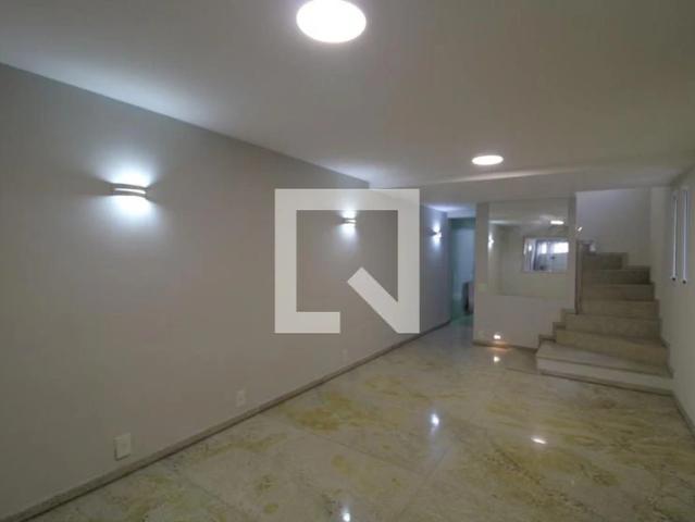 Casa / Sobrado para Locação em São Paulo/SP Jardim Marabá 3 Quartos