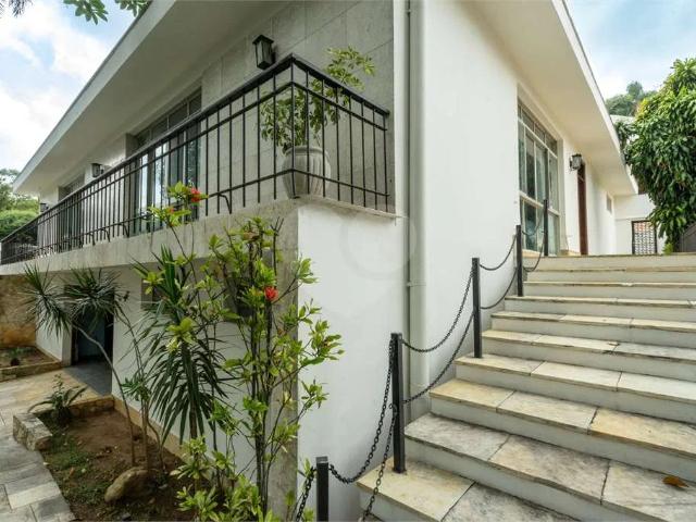 Casa / Sobrado para Locação em São Paulo/SP Jardim Marajoara 4 Quartos
