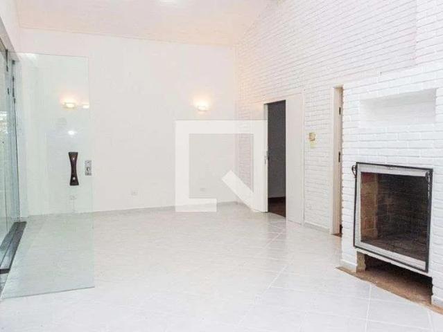 Casa / Sobrado para Locação em São Paulo/SP Jardim Marajoara 5 Quartos