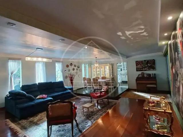 Casa / Sobrado para Locação em São Paulo/SP Jardim Marajoara 6 Quartos