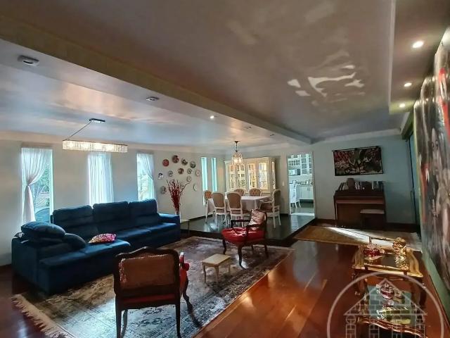 Casa / Sobrado para Locação em São Paulo/SP Jardim Marajoara 6 Quartos