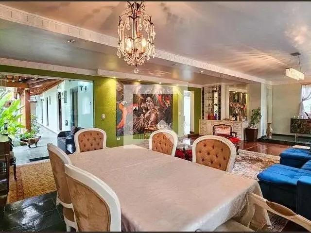 Casa / Sobrado para Locação em São Paulo/SP Jardim Marajoara 6 Quartos