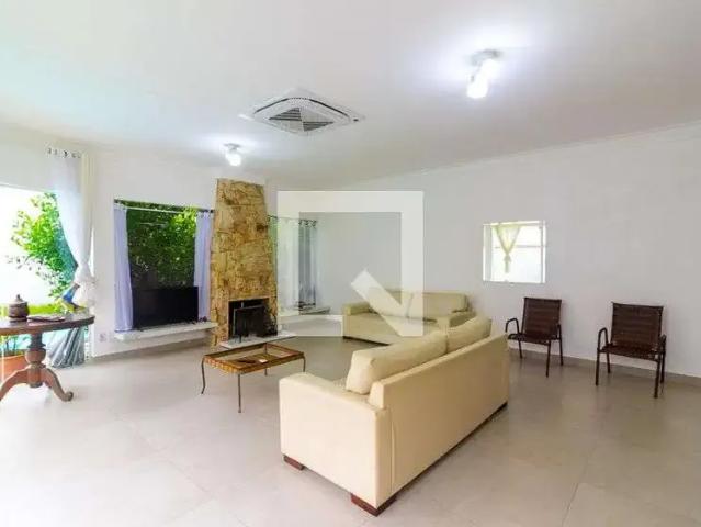 Casa / Sobrado para Locação em São Paulo/SP Jardim Marajoara 8 Quartos