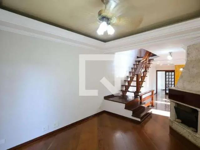 Casa / Sobrado para Locação em São Paulo/SP Jardim Nosso Lar 3 Quartos