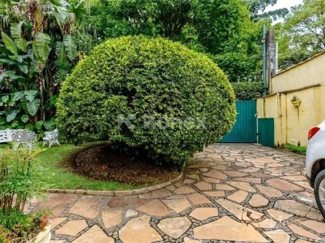 Casa / Sobrado para Locação em São Paulo/SP Jardim América 3 Quartos