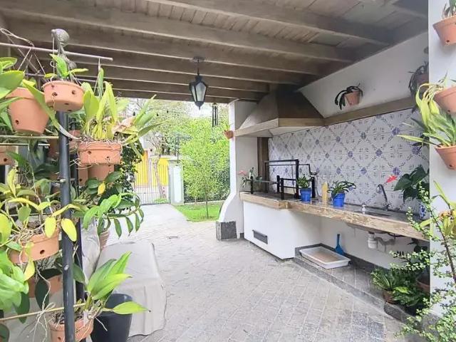 Casa / Sobrado para Locação em São Paulo/SP Jardim América 3 Quartos