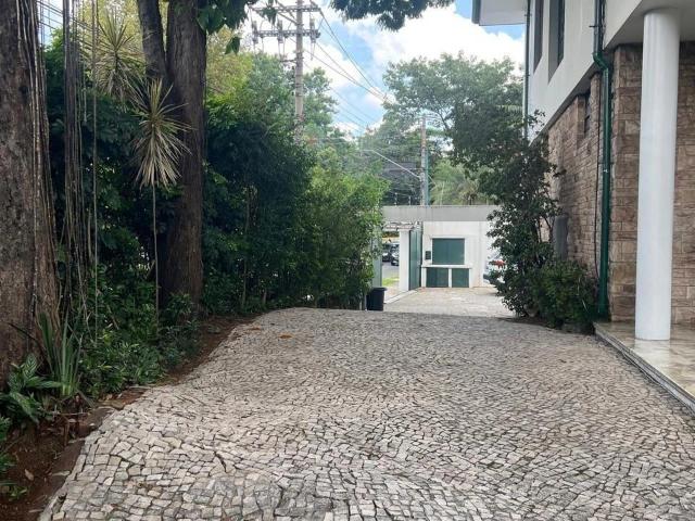 Casa / Sobrado para Locação em São Paulo/SP Jardim América 5 Quartos