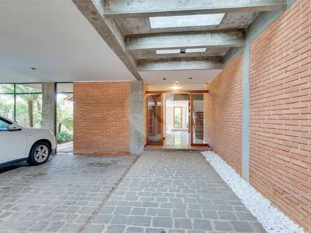 Casa / Sobrado para Locação em São Paulo/SP Jardim Cordeiro 5 Quartos