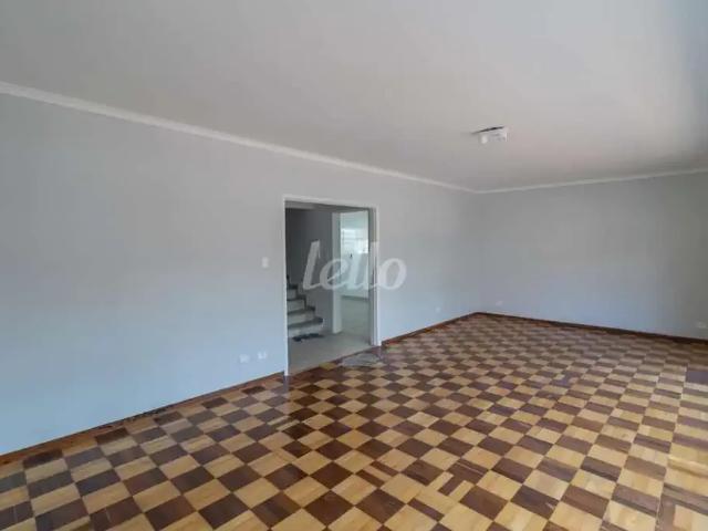 Casa / Sobrado para Locação em São Paulo/SP Jardim das Bandeiras 3 Quartos