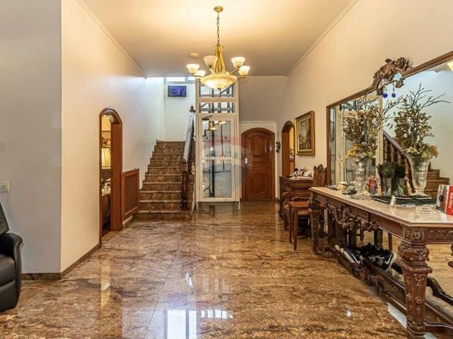 Casa / Sobrado para Locação em São Paulo/SP Jardim das Bandeiras 5 Quartos
