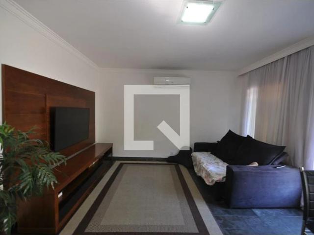 Casa / Sobrado para Locação em São Paulo/SP Jardim Daysy 4 Quartos