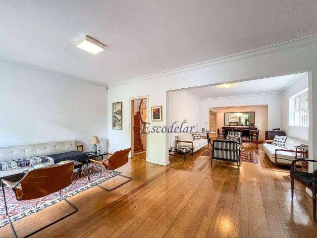Casa / Sobrado para Locação em São Paulo/SP Jardim Europa 4 Quartos