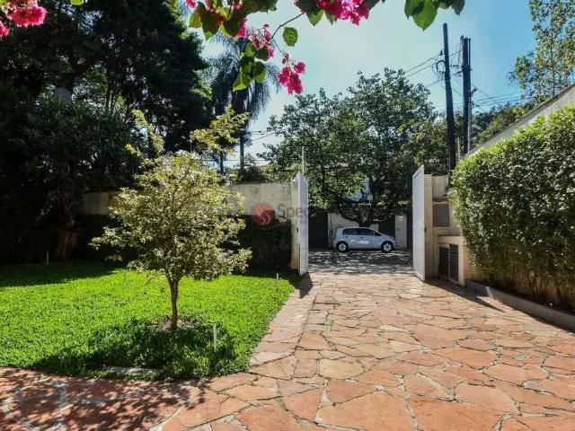 Casa / Sobrado para Locação em São Paulo/SP Jardim Europa 3 Quartos