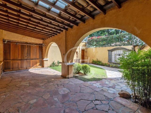 Casa / Sobrado para Locação em São Paulo/SP Jardim Europa 3 Quartos