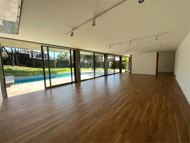 Casa / Sobrado para Locação em São Paulo/SP Cidade Jardim 5 Quartos