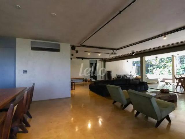 Casa / Sobrado para Locação em São Paulo/SP Jardim Guedala 4 Quartos