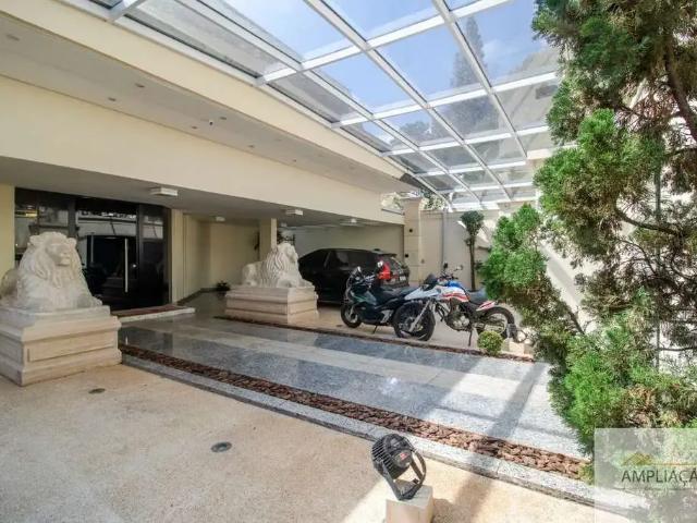 Casa / Sobrado para Locação em São Paulo/SP Jardim Leonor 6 Quartos