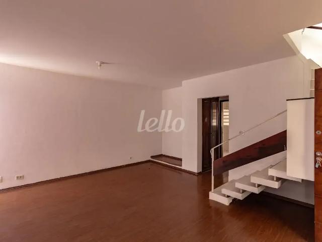Casa / Sobrado para Locação em São Paulo/SP Jardim Prudência 3 Quartos