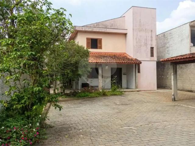 Casa / Sobrado para Locação em São Paulo/SP Jardim Represa 5 Quartos