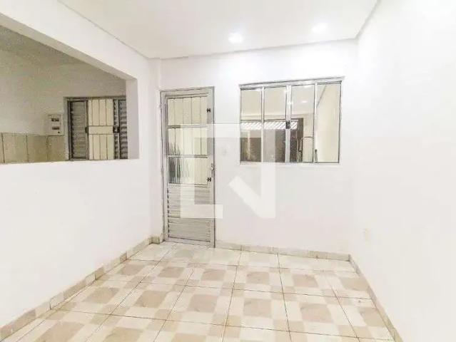 Casa / Sobrado para Locação em São Paulo/SP Jardim Robru 2 Quartos