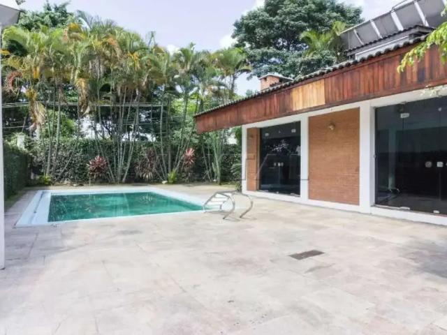 Casa / Sobrado para Locação em São Paulo/SP Jardim São Bento 5 Quartos