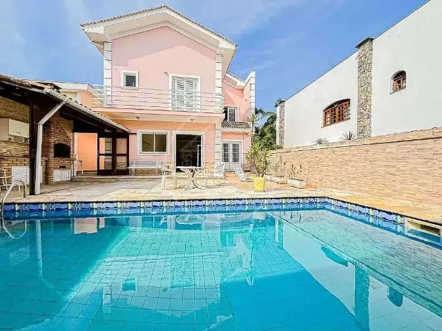 Casa / Sobrado para Locação em São Paulo/SP Interlagos 4 Quartos