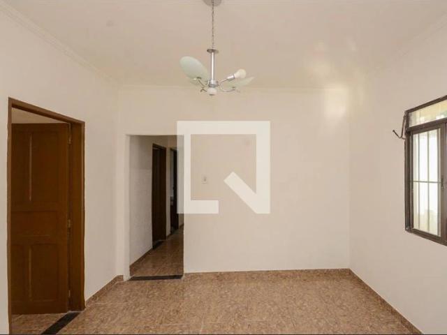 Casa / Sobrado para Locação em São Paulo/SP Jardim Vivan 4 Quartos