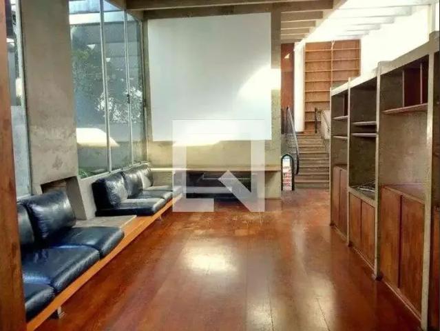 Casa / Sobrado para Locação em São Paulo/SP Morumbi 4 Quartos