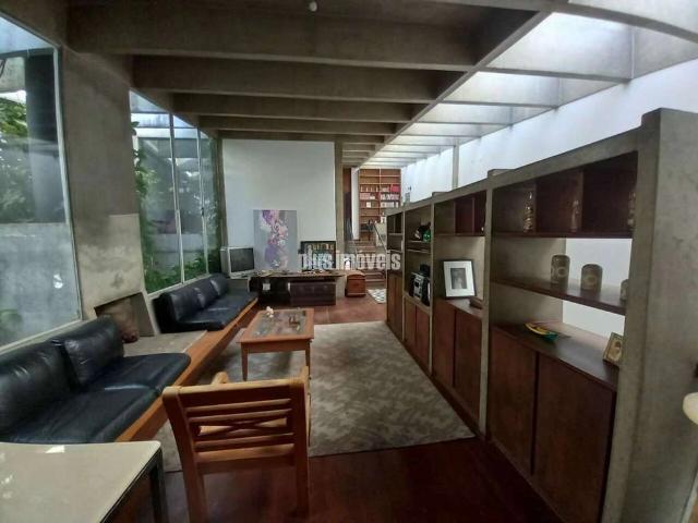 Casa / Sobrado para Locação em São Paulo/SP Morumbi 4 Quartos