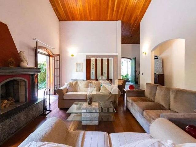 Casa / Sobrado para Locação em São Paulo/SP Morumbi 5 Quartos