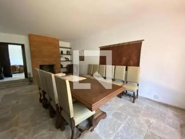 Casa / Sobrado para Locação em São Paulo/SP Morumbi 5 Quartos