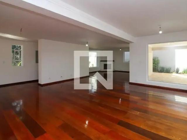 Casa / Sobrado para Locação em São Paulo/SP Morumbi 5 Quartos