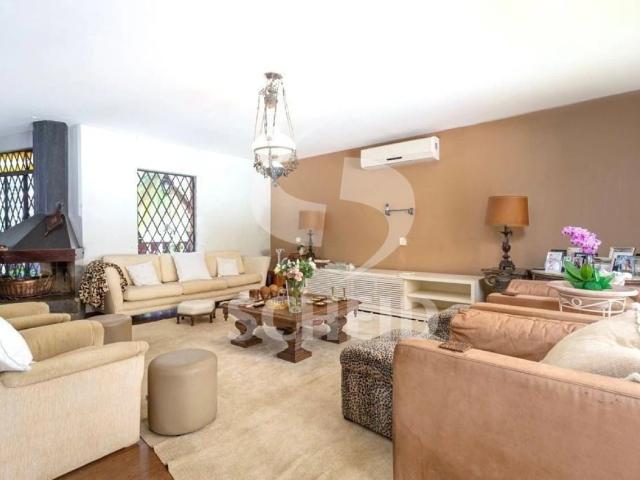 Casa / Sobrado para Locação em São Paulo/SP Morumbi 6 Quartos