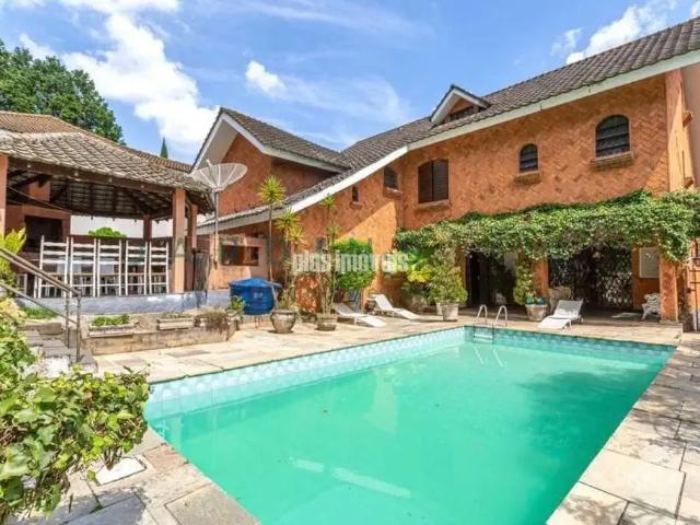 Casa / Sobrado para Locação em São Paulo/SP Morumbi 6 Quartos