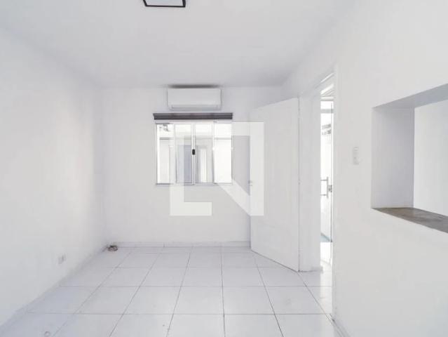 Casa / Sobrado para Locação em São Paulo/SP Santana 1 Quartos