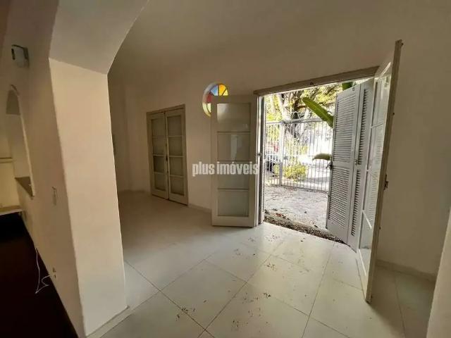 Casa / Sobrado para Locação em São Paulo/SP Sumaré 3 Quartos