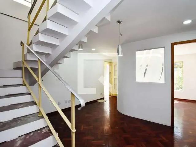 Casa / Sobrado para Locação em São Paulo/SP Sumaré 3 Quartos