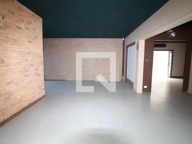 Casa / Sobrado para Locação em São Paulo/SP Sumaré 4 Quartos