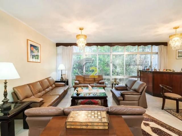 Casa / Sobrado para Locação em São Paulo/SP Sumaré 4 Quartos