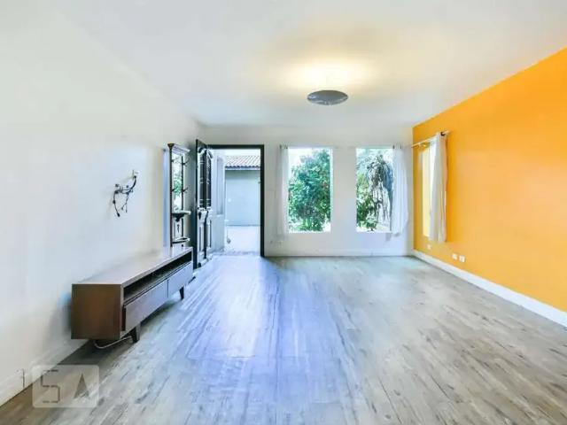 Casa / Sobrado para Locação em São Paulo/SP Sumaré 5 Quartos