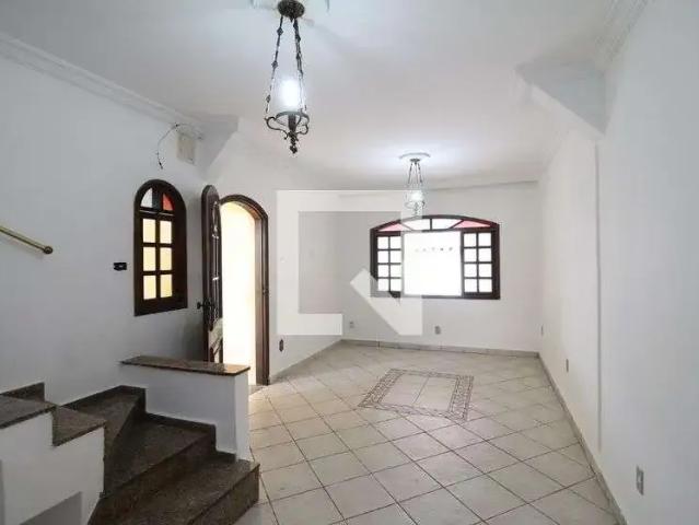Casa / Sobrado para Locação em São Paulo/SP Ponte Rasa 4 Quartos