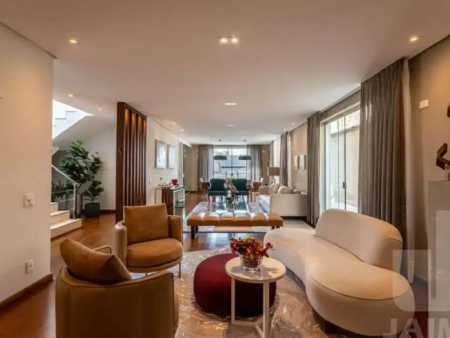 Casa / Sobrado para Locação em São Paulo/SP Pacaembu 3 Quartos