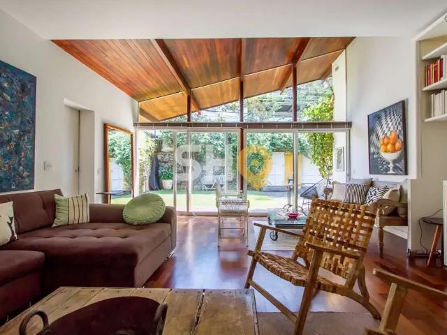 Casa / Sobrado para Locação em São Paulo/SP Pacaembu 4 Quartos