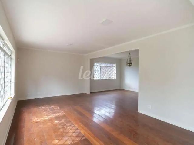 Casa / Sobrado para Locação em São Paulo/SP Pacaembu 4 Quartos