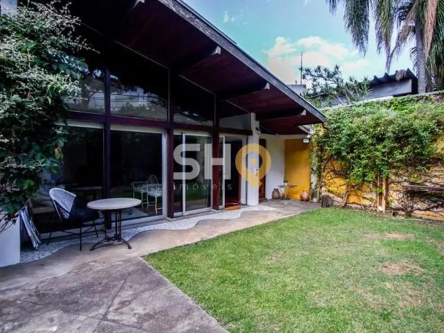 Casa / Sobrado para Locação em São Paulo/SP Pacaembu 4 Quartos