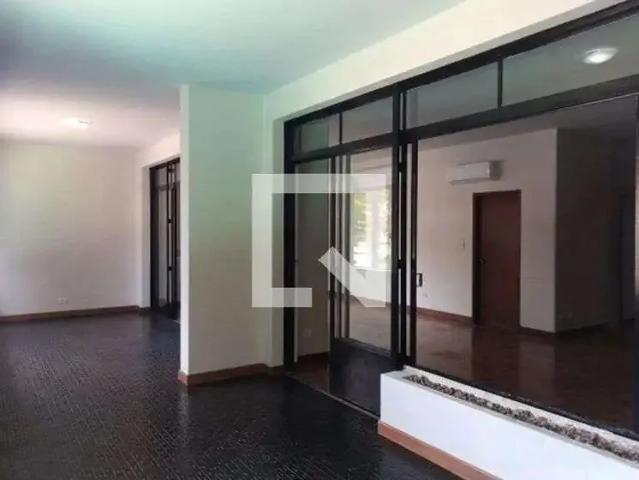 Casa / Sobrado para Locação em São Paulo/SP Pacaembu 4 Quartos