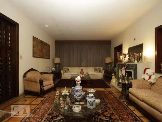 Casa / Sobrado para Locação em São Paulo/SP Pacaembu 4 Quartos